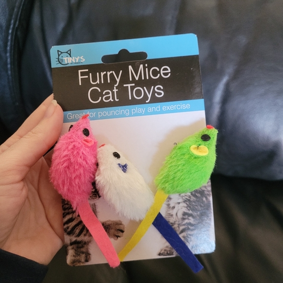 NEW Tiny's Pet Products Cat Toy Interactive 3 Pack Mouse Shaped Toy - Picture 2 of 4